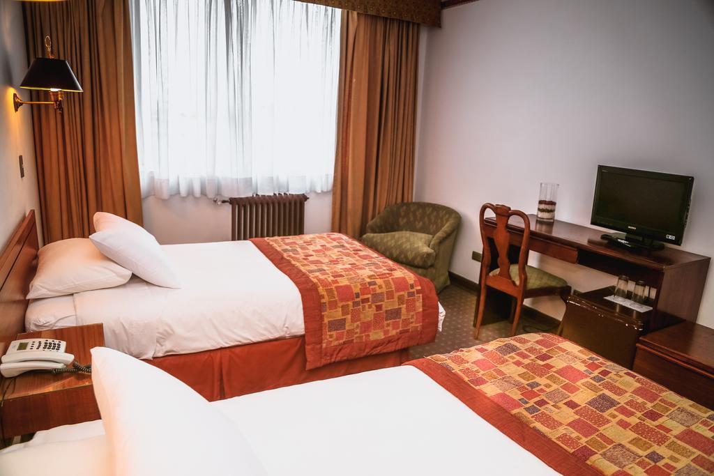 Hotel Los Navegantes ปุนตาอาเรนาส ภายนอก รูปภาพ