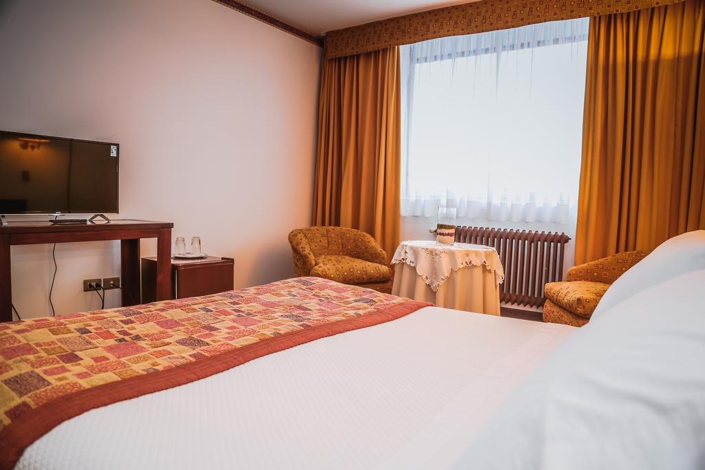 Hotel Los Navegantes ปุนตาอาเรนาส ภายนอก รูปภาพ