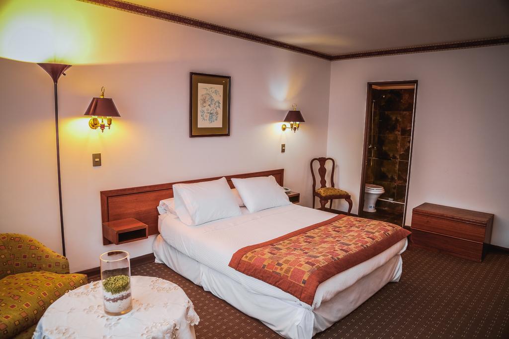 Hotel Los Navegantes ปุนตาอาเรนาส ภายนอก รูปภาพ